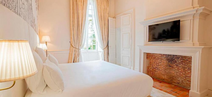 Chateau De Noirieux 4* в Бриолле, Пзи-де-ла-Лувр.