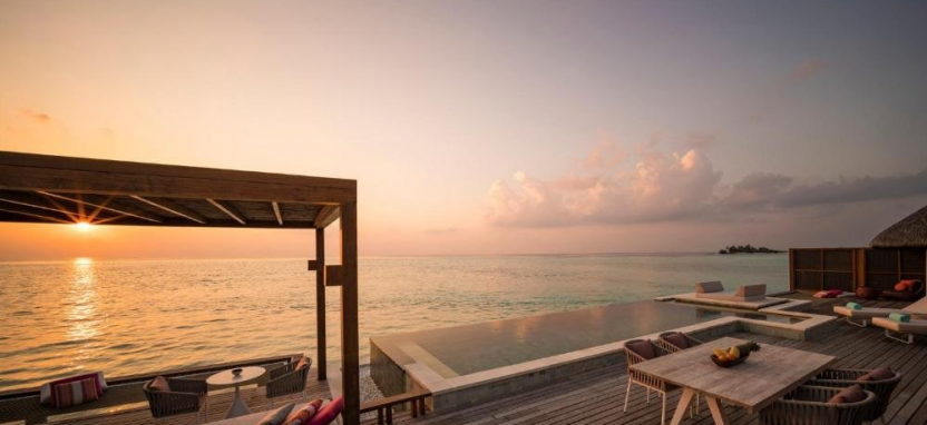 Four Seasons Resort Maldives At  Kuda Huraa 5*