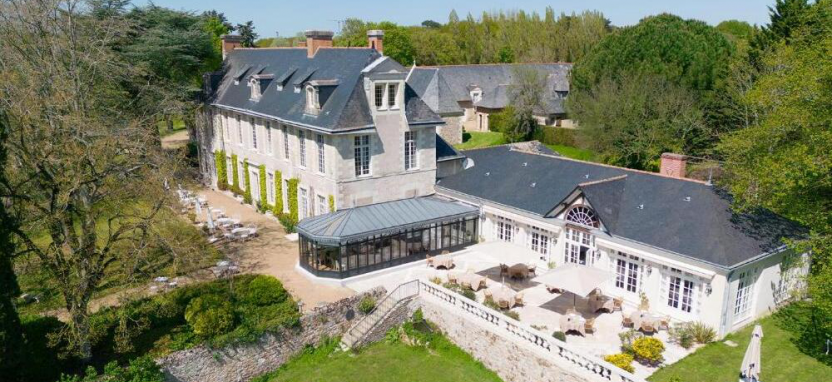 Chateau De Noirieux 4* в Бриолле, Пзи-де-ла-Лувр.