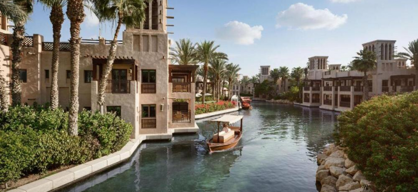 Madinat Jumeirah Dar Al Masyaf и Malakiya Villas в Дубае.